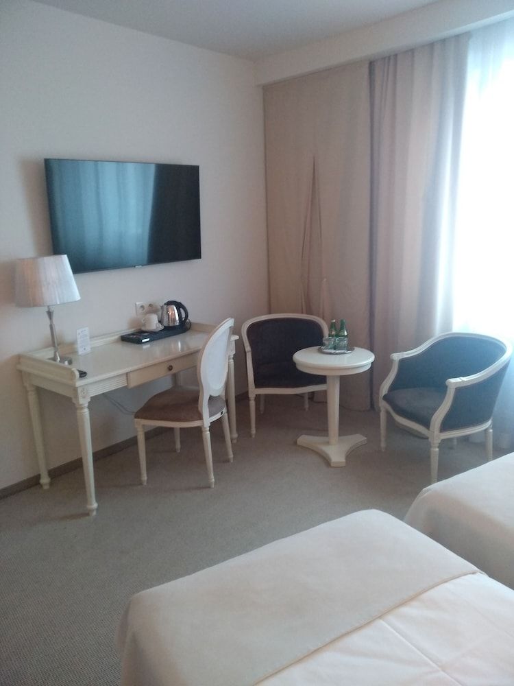 Hotel Prezydencki 4-Star Comfort Room Double Use 10