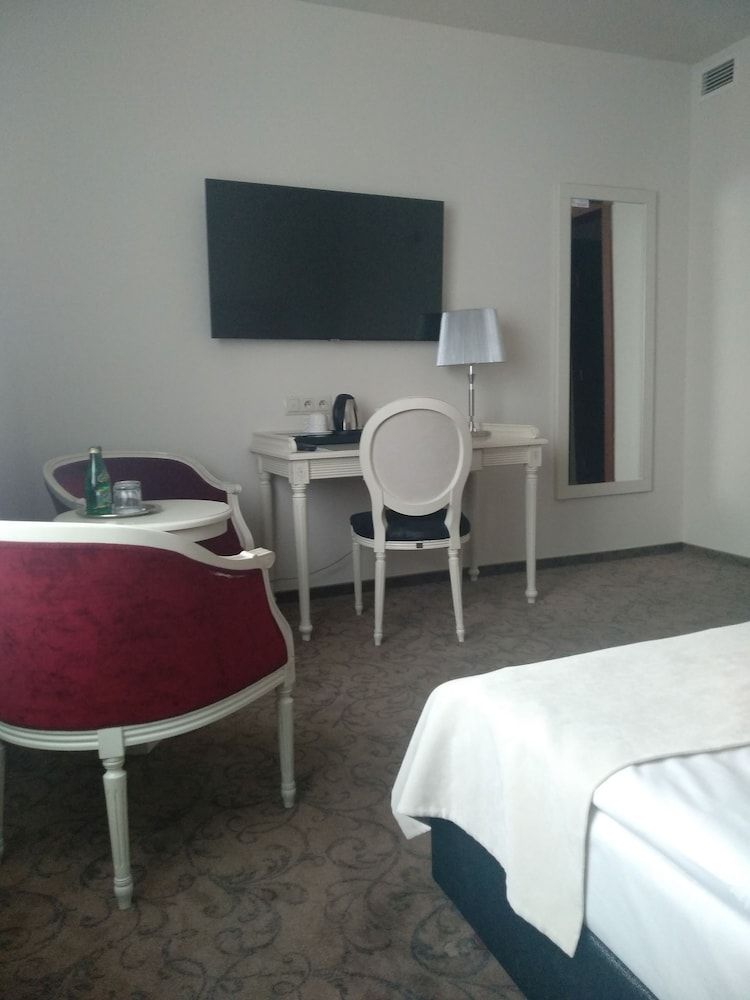 Hotel Prezydencki 4-Star Comfort Room Double Use 9