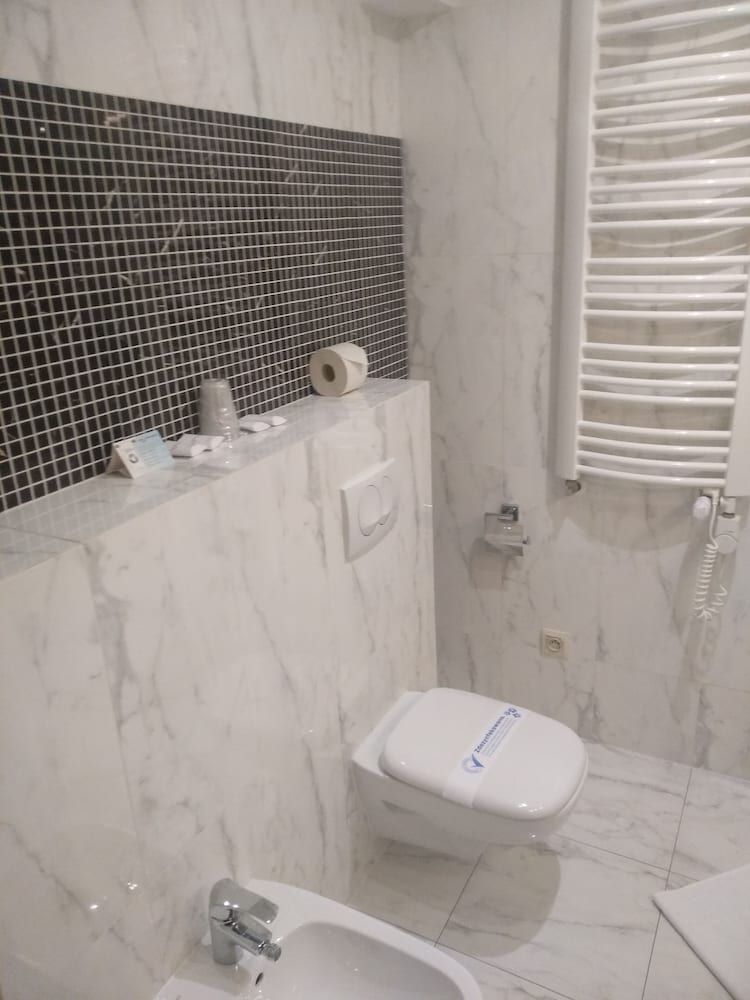 Hotel Prezydencki 4-Star Comfort Room Double Use 5