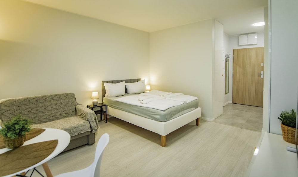 Deluxe Studio Suite