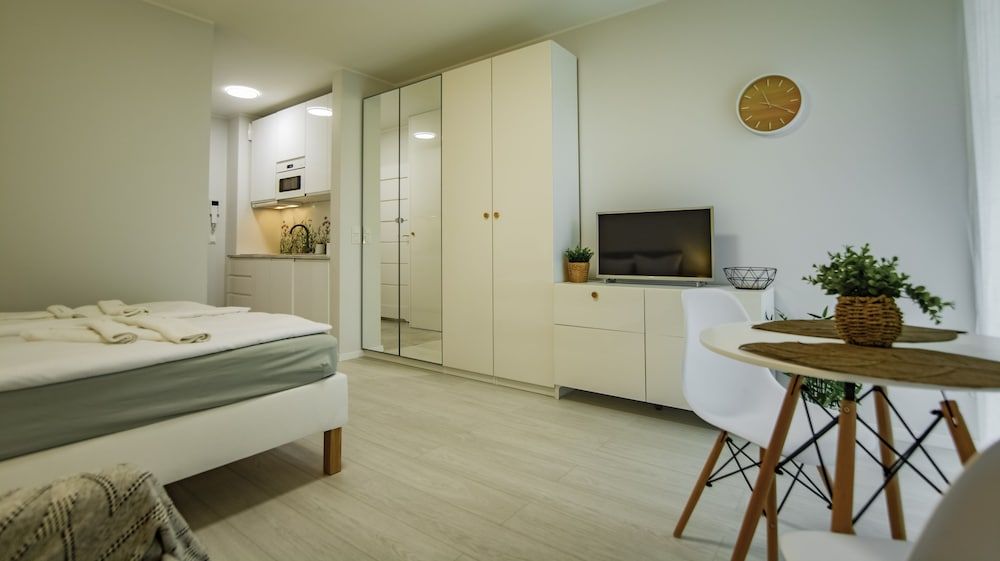 Deluxe Studio Suite