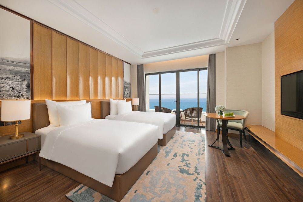 Grand Hyams Hotel - Quy Nhon Beach Two-bedroom Suite Oceanview 9