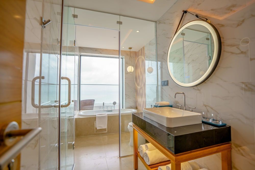 Grand Hyams Hotel - Quy Nhon Beach Premium Oceanview Twn 10
