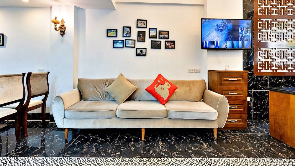 undefined S79 Ami Hotel 10