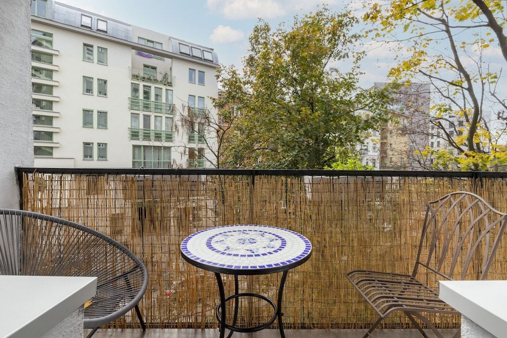 undefined Warsaw Górnośląska Apartment by Renters 7