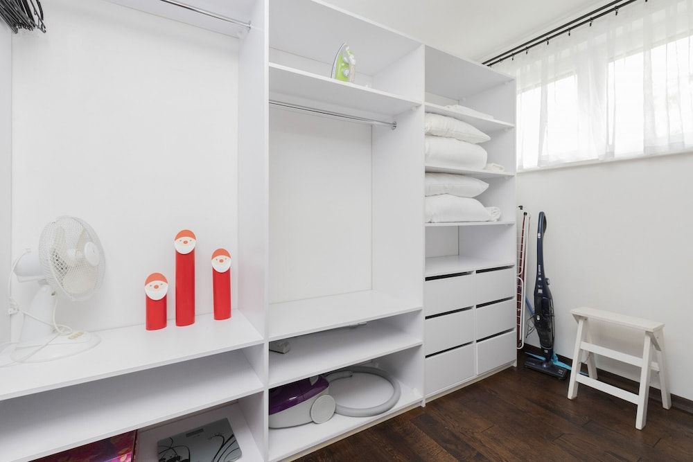 undefined Warsaw Górnośląska Apartment by Renters 8