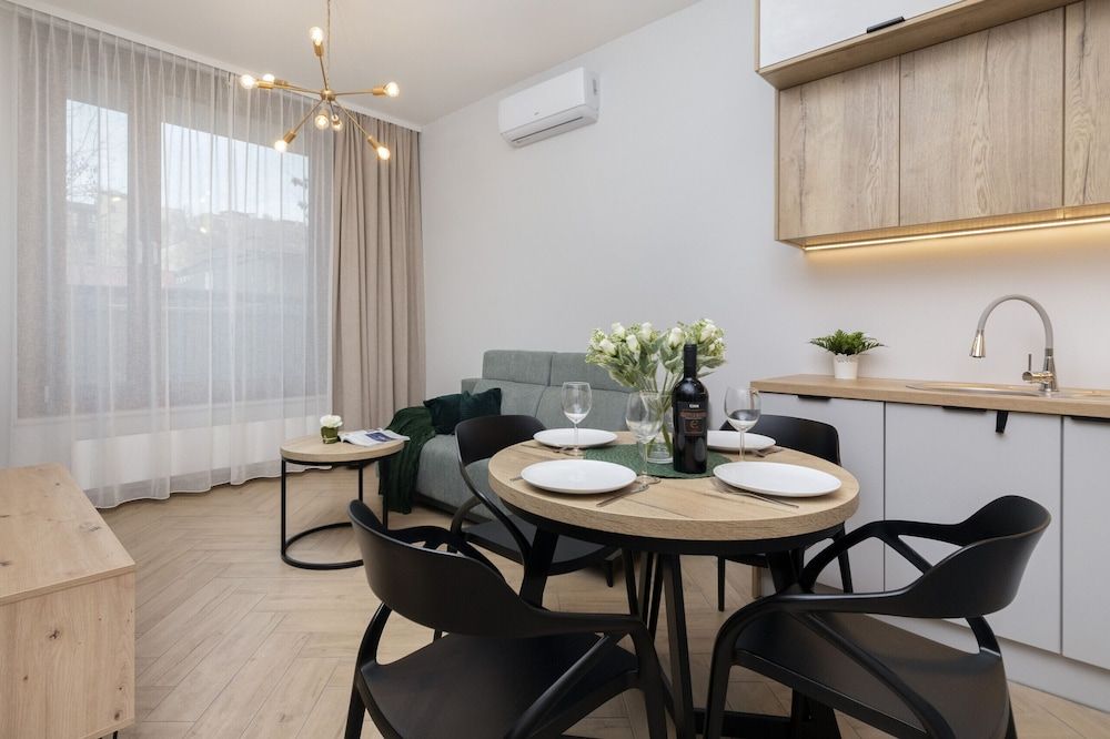 undefined Krochmalna Apartment Warsaw by Renters 10