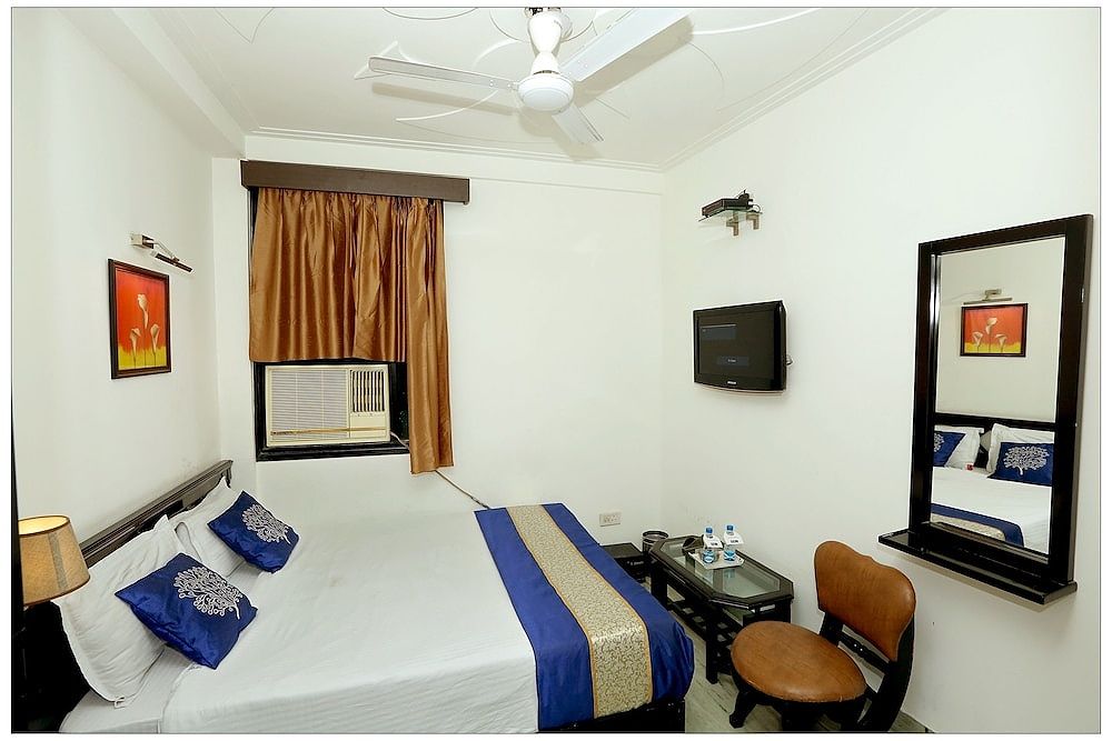 Economy Room