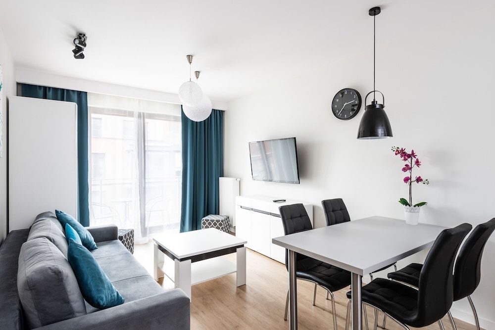 Flatbook City Center SPA  Chmielna 73 Comfort Apartment, 1 Bedroom, Balcony 5