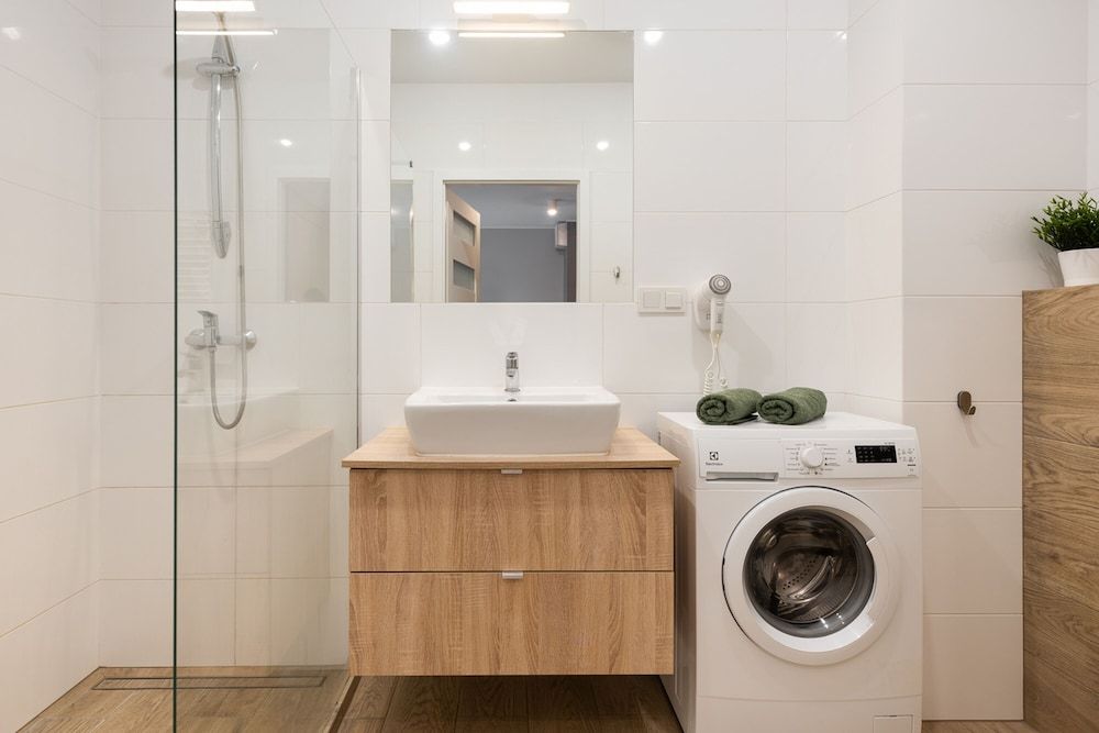 Flatbook City Center SPA  Chmielna 73 Classic Apartment, 1 Bedroom, Balcony, River View 7