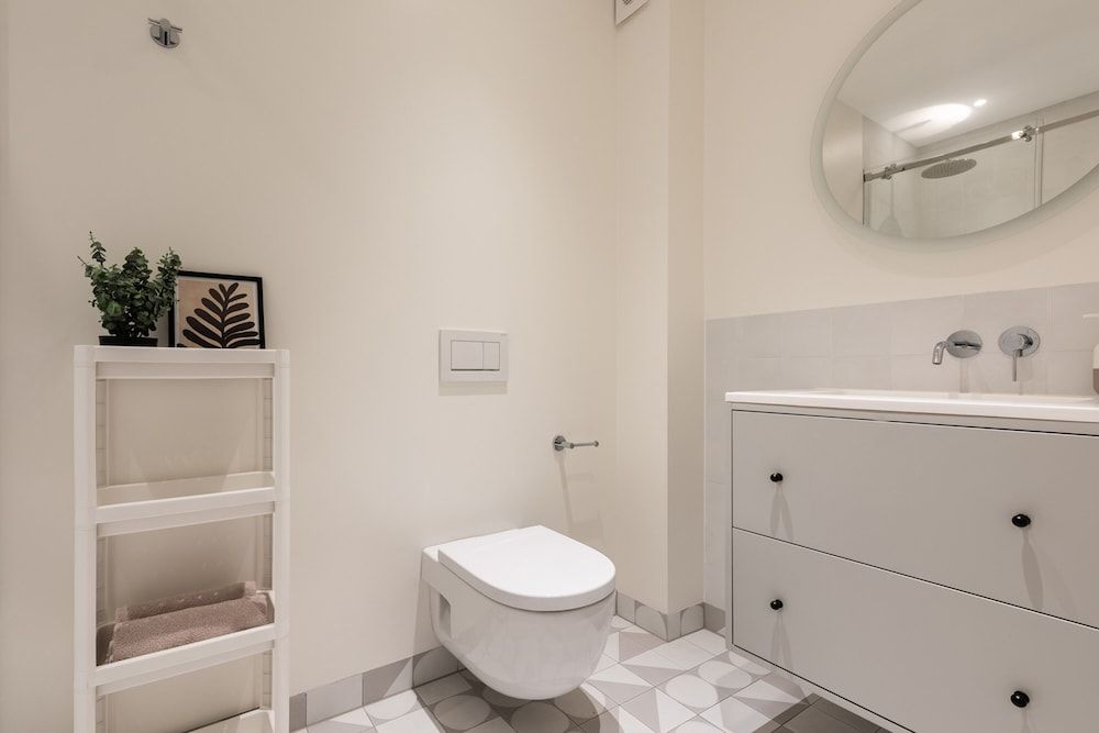 Flatbook City Center SPA  Chmielna 73 Family Apartment, 1 Bedroom, Balcony, River View 7