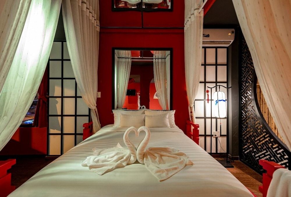 undefined Language Exchange Hotel 3 9