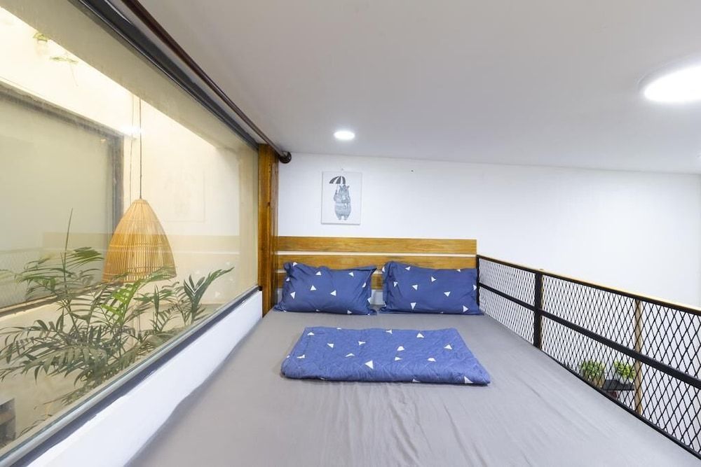 undefined Language Exchange Hotel 3 4