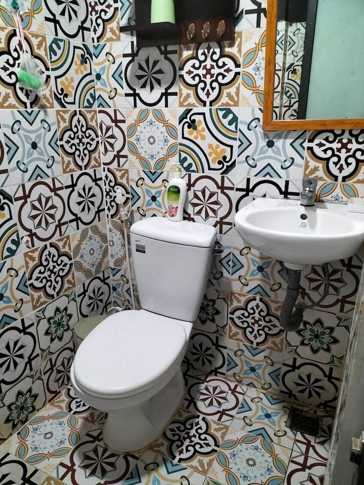 undefined Language Exchange Hotel 3 3