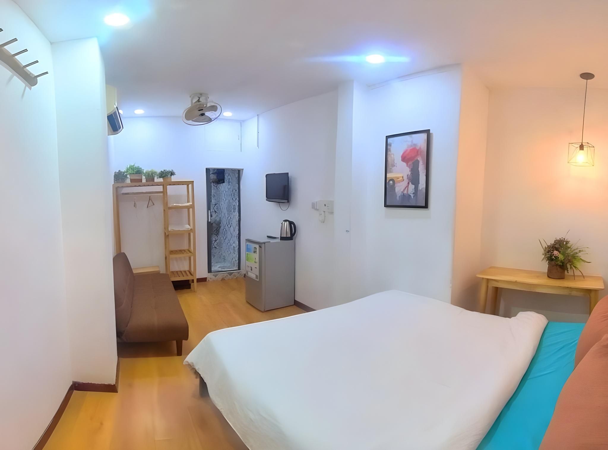 undefined Language Exchange Hotel 3 5