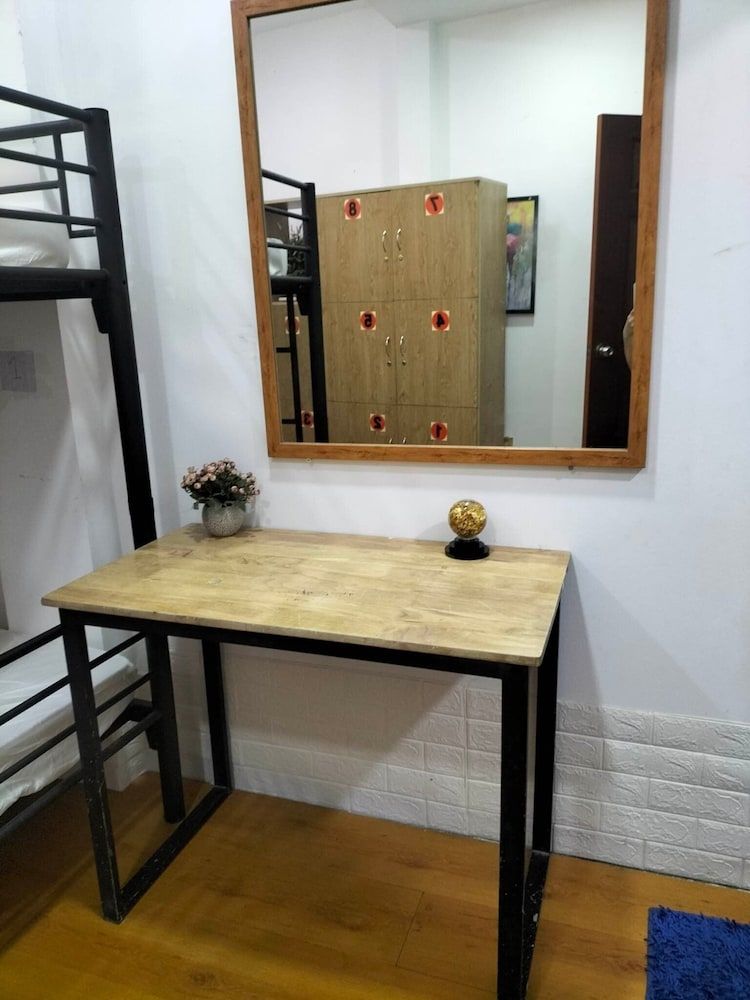 undefined Language Exchange Hotel 3 8