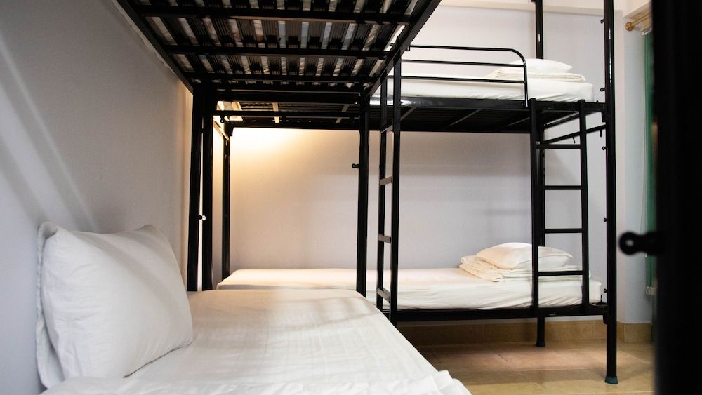 undefined Language Exchange Hotel 3 6