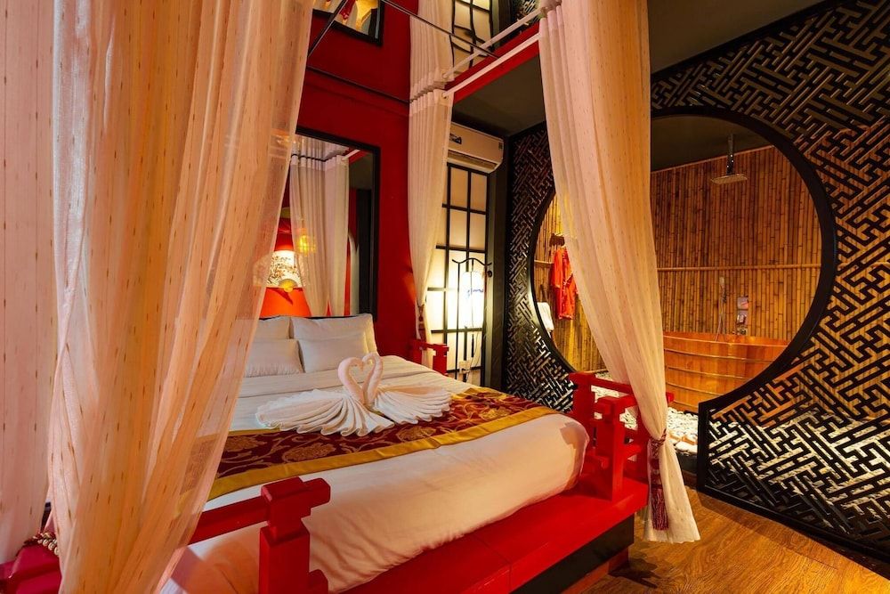 undefined Language Exchange Hotel 3 10