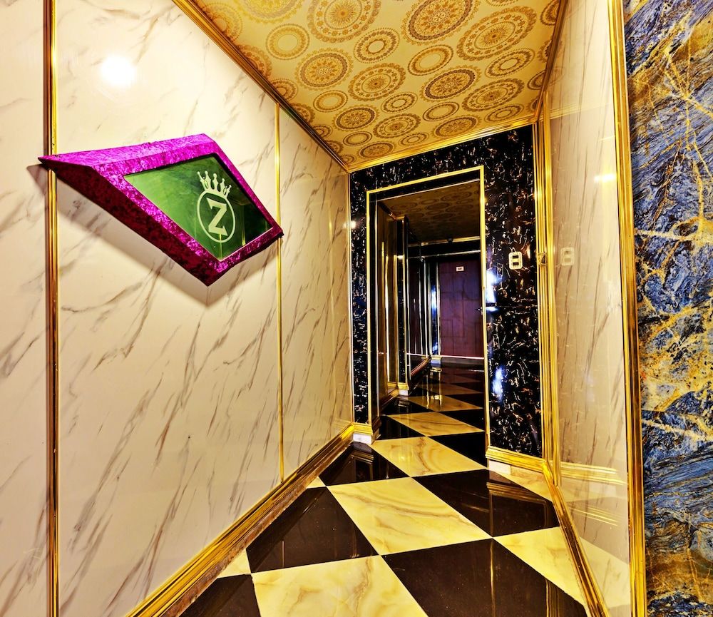 undefined HANZ CK Saigon Central Hotel 4