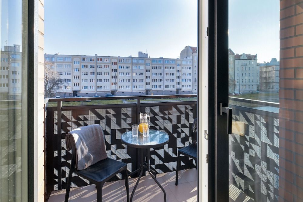 undefined Studio & Balcony City Centre by Renters 9