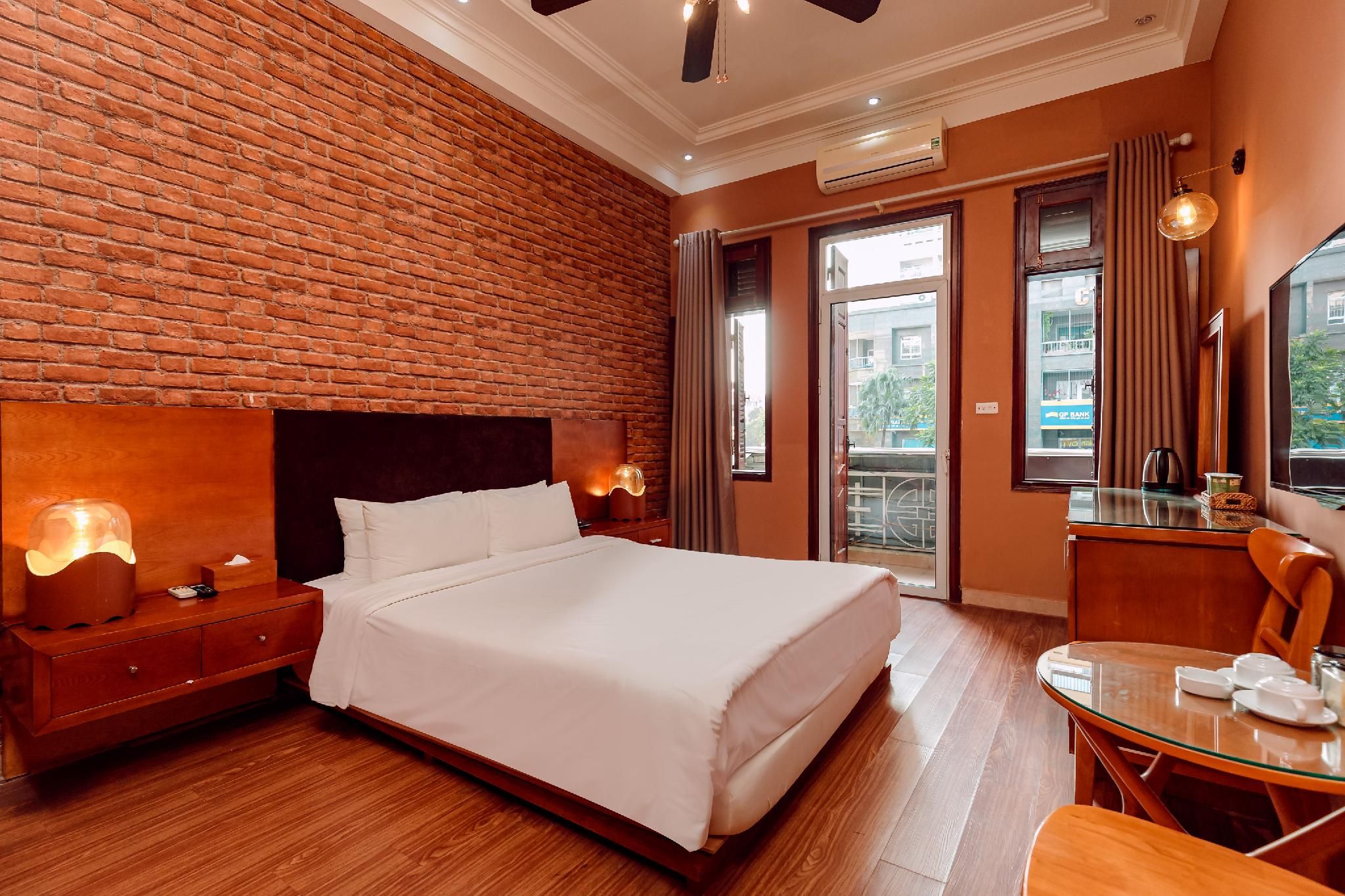 undefined Ruby Hotel 5