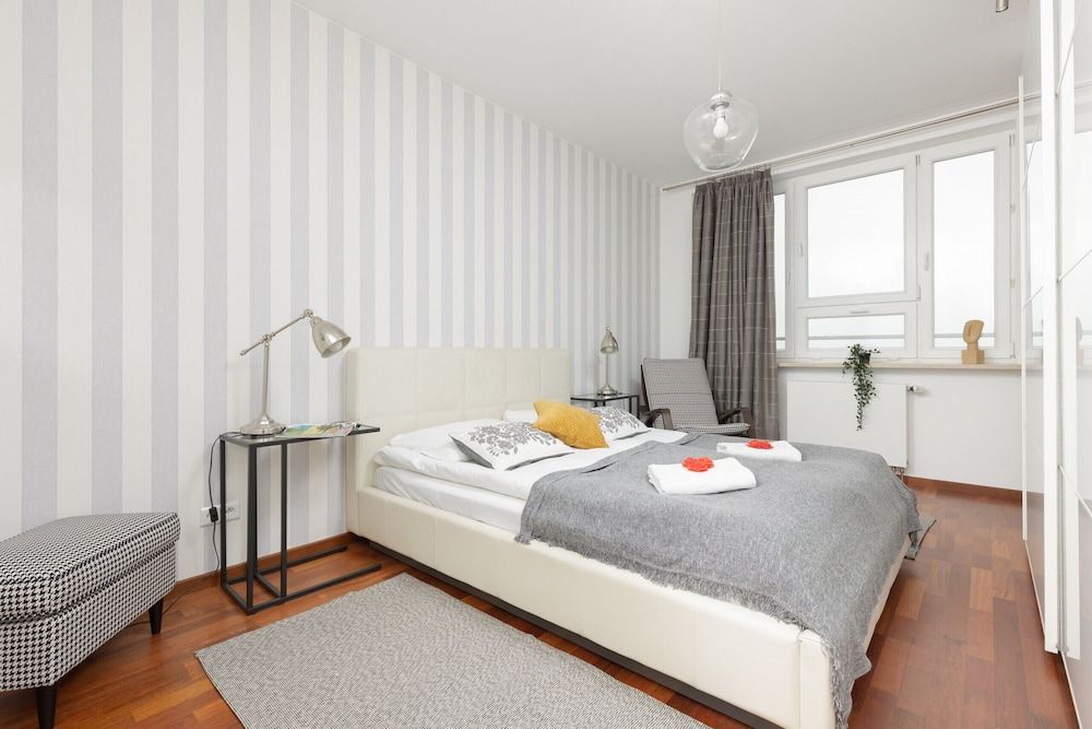 Warsaw Słomińskiego by Renters Apartment, 2 Bedrooms, 2 Bathrooms 4