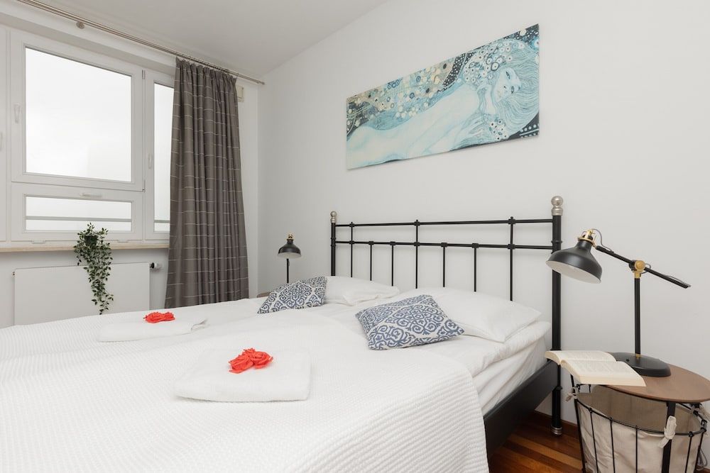 Warsaw Słomińskiego by Renters Apartment, 2 Bedrooms, 2 Bathrooms 7