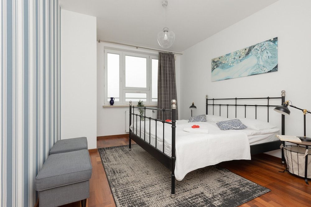 Warsaw Słomińskiego by Renters Apartment, 2 Bedrooms, 2 Bathrooms 6