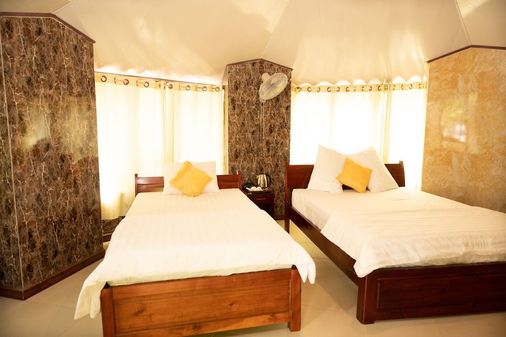 Minh Vuong Village Resort Phu Quoc Superior Triple Room 4