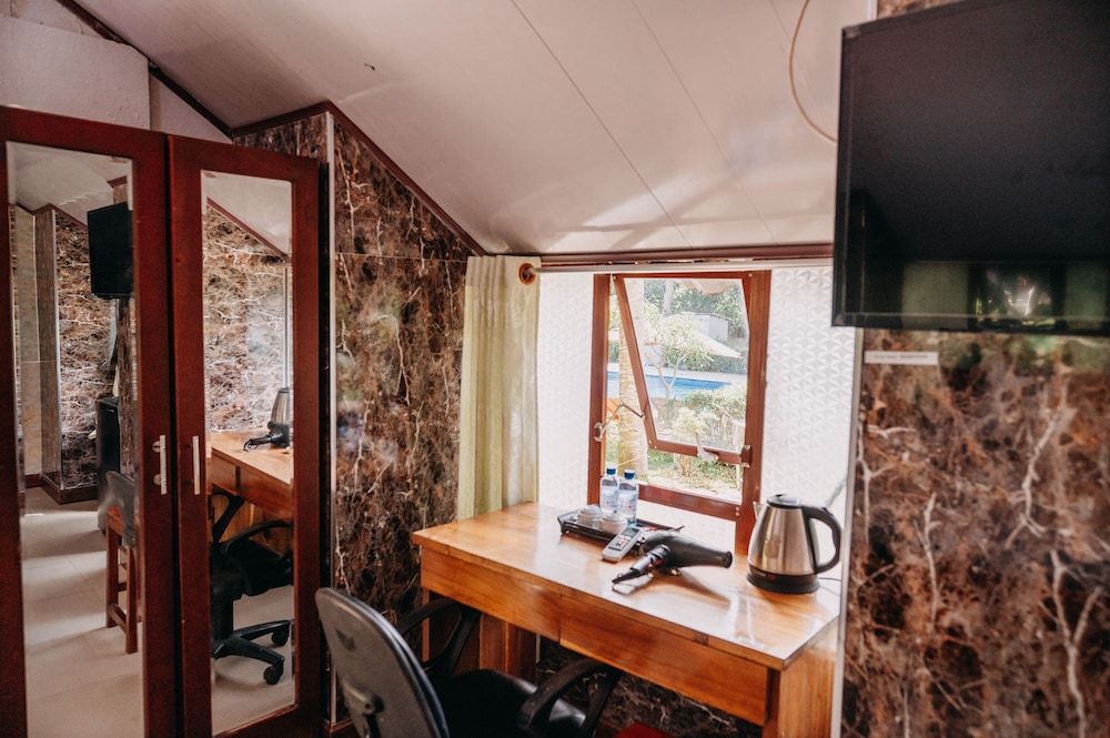 Minh Vuong Village Resort Phu Quoc Superior Triple Room 3