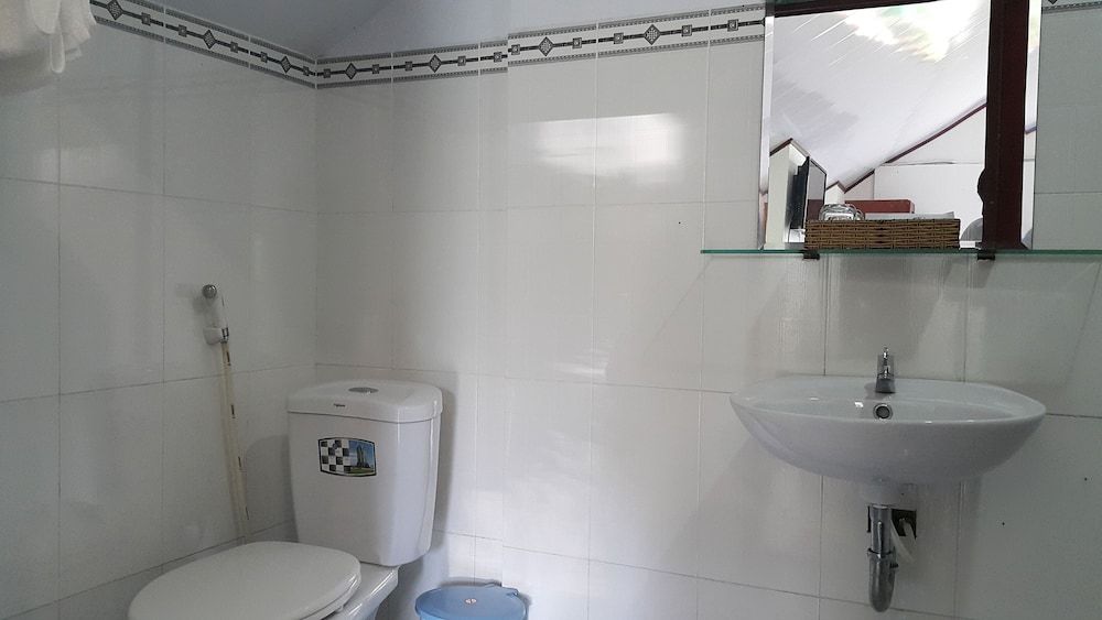 Minh Vuong Village Resort Phu Quoc Superior Triple Room 5