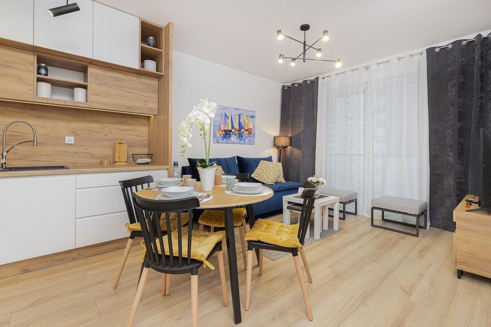 Gdańsk Nowa Letnica Apartment by Renters Apartment, 1 Bedroom, Balcony 6