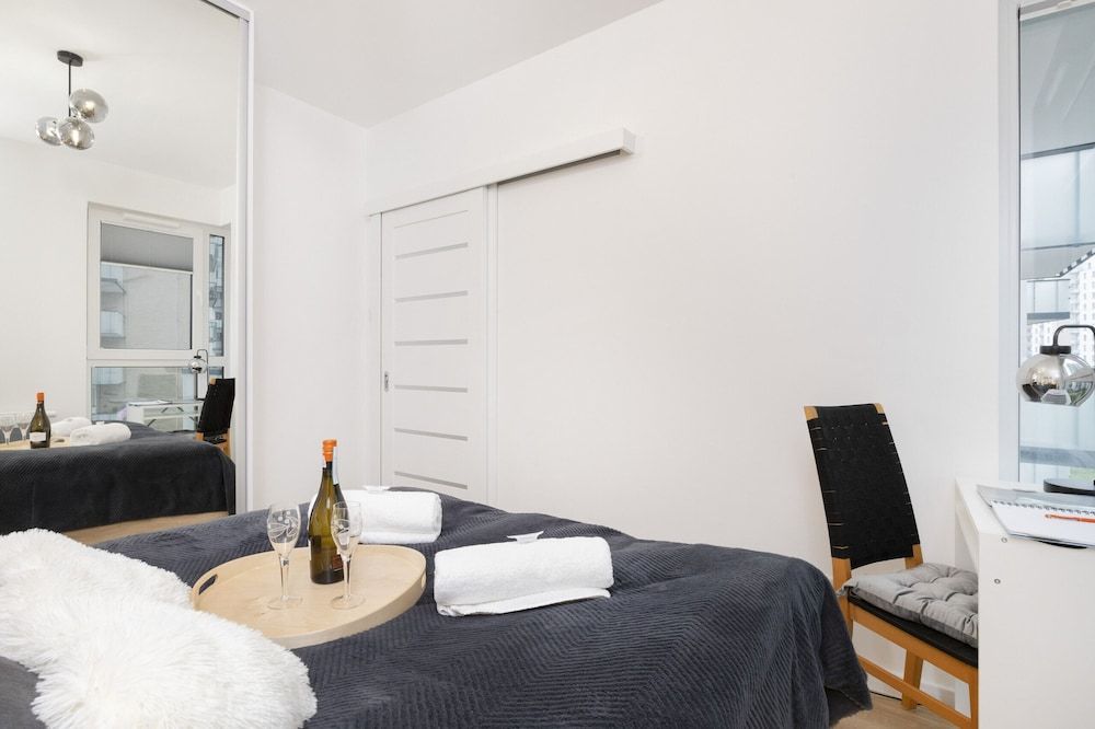 Gdańsk Nowa Letnica Apartment by Renters Apartment, 1 Bedroom, Balcony 3