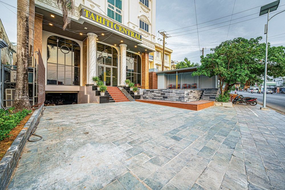 undefined TAHITI CENTRAL HOTEL 5