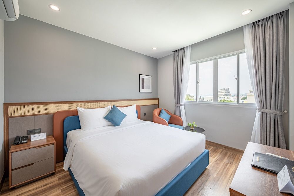 undefined TAHITI CENTRAL HOTEL