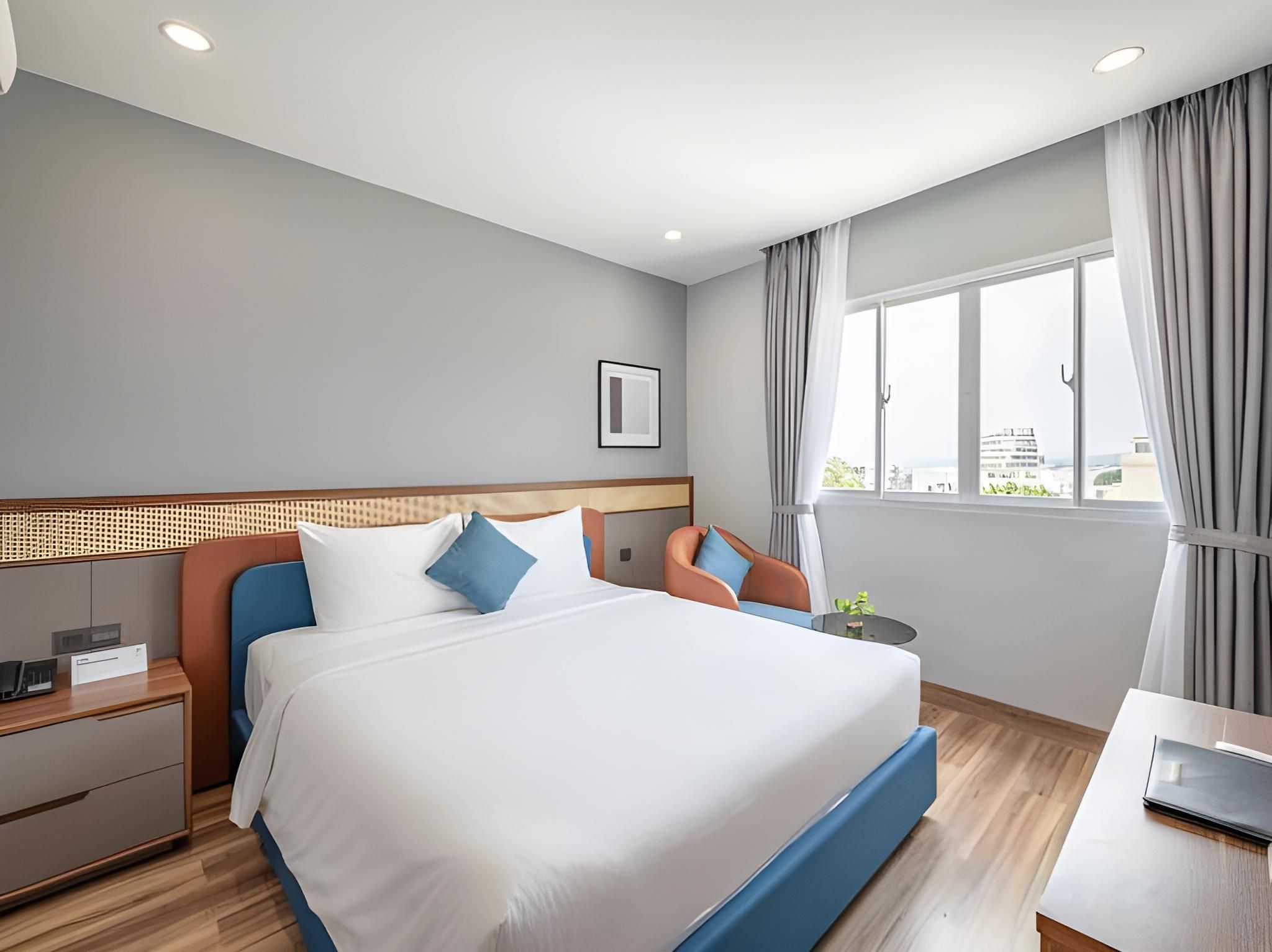 Deluxe Double City View