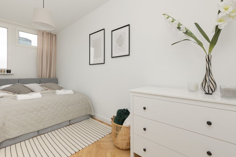 undefined Warszawa Apartment Żelazna by Renters 7