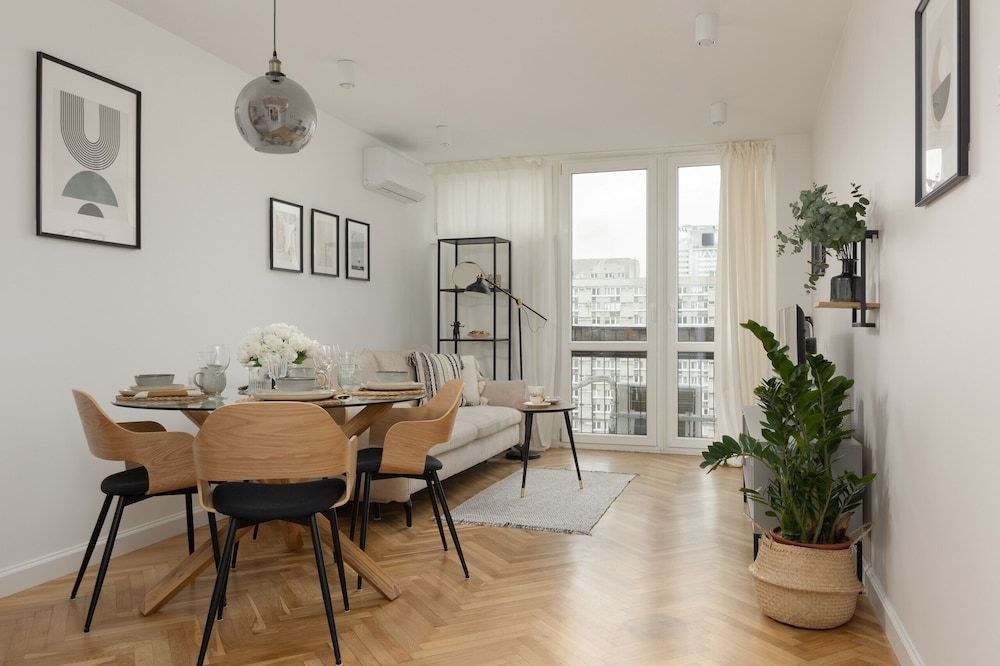 undefined Warszawa Apartment Żelazna by Renters 9