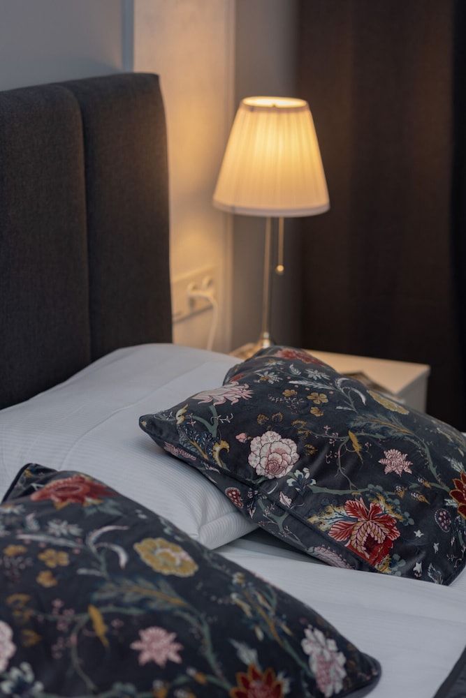 undefined Warsaw 2 Bedrooms Apartment by Renters 4