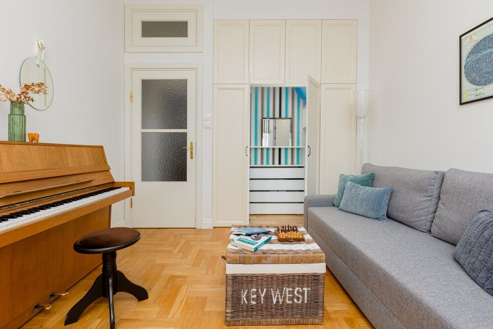 undefined Warsaw Grójecka by Renters Prestige 9