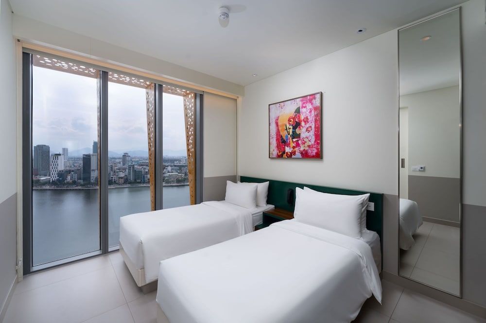 Wink Live© Two-bedroom Riverside