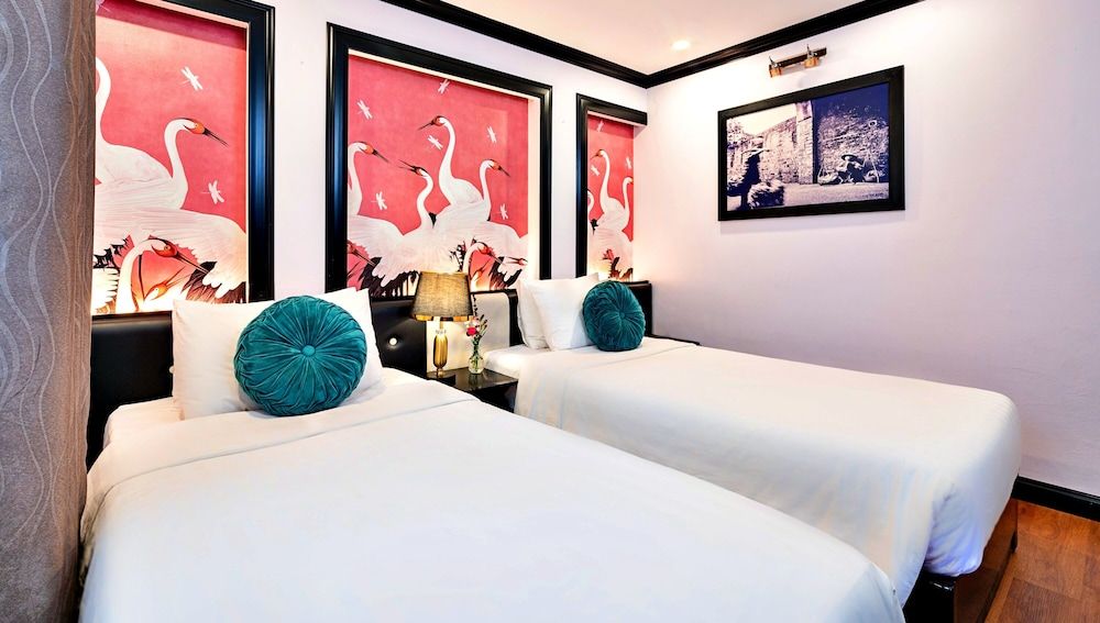 HANZ Memories Premiere Hotel Deluxe Double Room 6