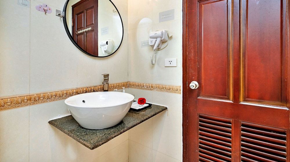 HANZ Memories Premiere Hotel Deluxe Double Room 17