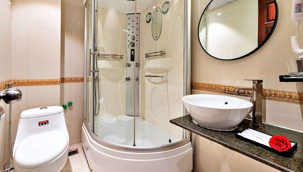 HANZ Memories Premiere Hotel Deluxe Double Room 16