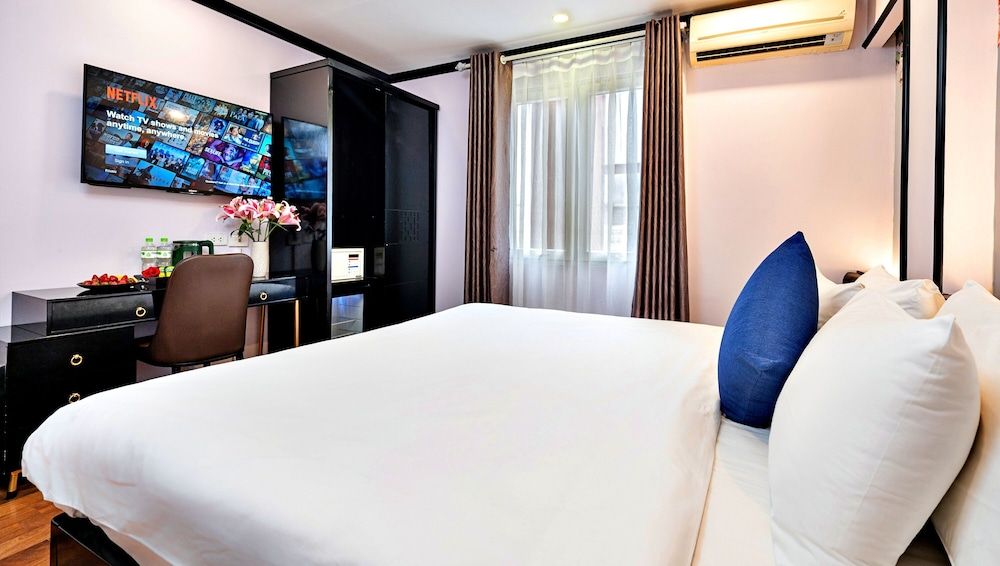 HANZ Memories Premiere Hotel Deluxe Double Room 10