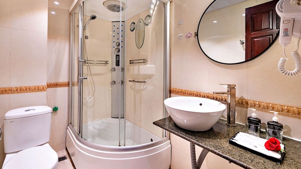 HANZ Memories Premiere Hotel Deluxe Double Room 14