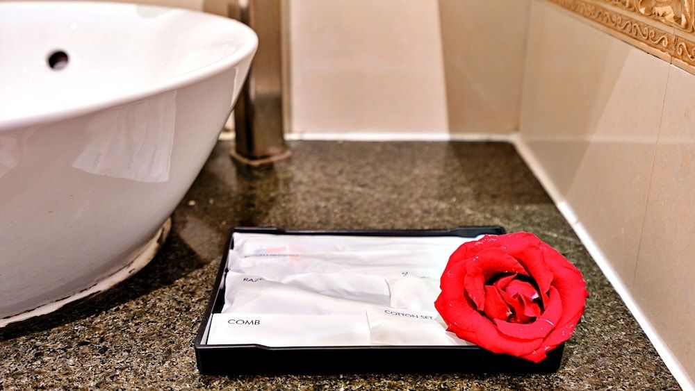 HANZ Memories Premiere Hotel Deluxe Double Room 12