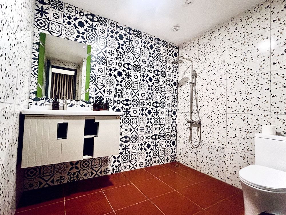 Herbs Spa & Hotel Grand World Phu Quoc Deluxe Room 6