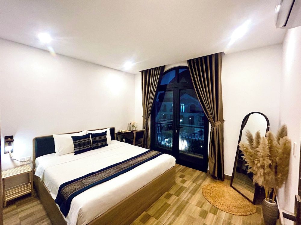 Herbs Spa & Hotel Grand World Phu Quoc Deluxe Room 7