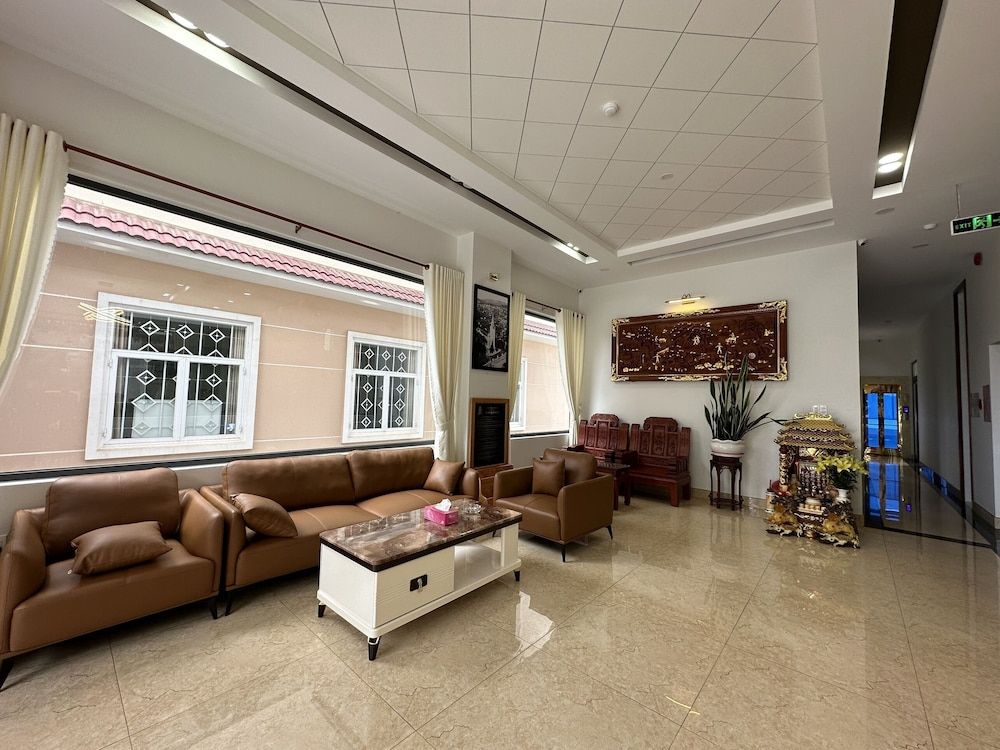 undefined Minh Nhat Tan Hotel 2